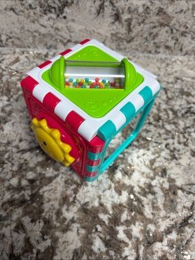 Playgo 6 in 1 activity cube learning toy